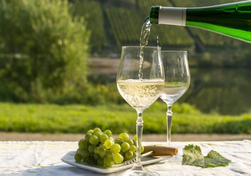 Is Riesling Wine Sweet or Dry? Uncover Sweetness Levels & Food Pairing Ideas